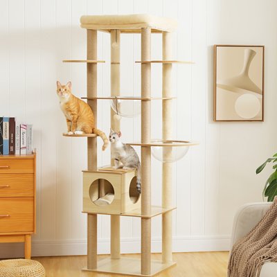 Arbre a Chat beige avec deux chats jouant dessus