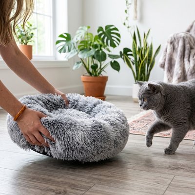 Coussin à chat rond et gris très moelleux