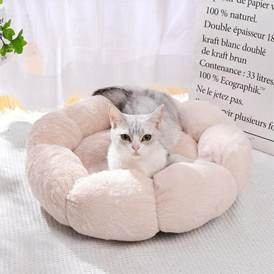coussin chat en forme de fleur rose et moelleux