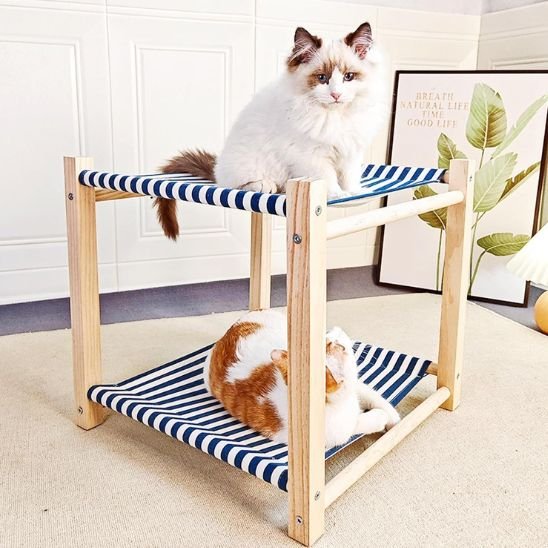 hamac pour chat en bois clair sur deux niveaux