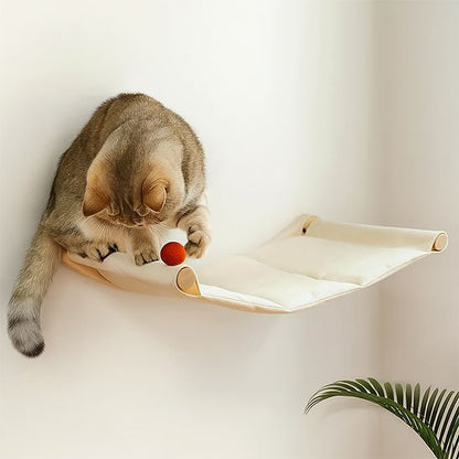 Hamac pour chat mural chat se lavant dessus