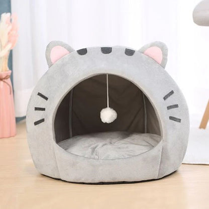 maison chat forme de tete de chat avec jeu suspendu