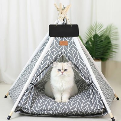 Maison chat forme de tipi gris avec chat dedans