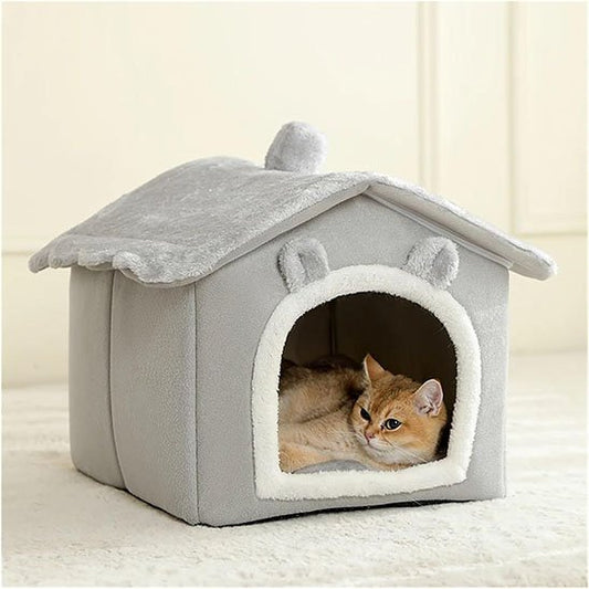 maison chat grise avec petites oreilles decoratives avec animal dedans