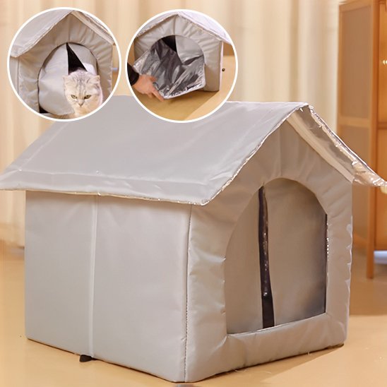 maison pour chat "extérieur" beige clair avec rideaux dans salon