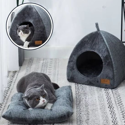 maisons pour chat forme igloo en textile gris coussin amovible avec chat couche dessus