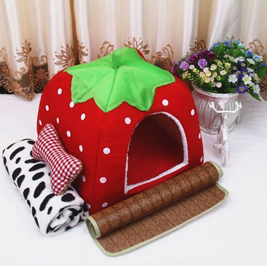 Niche pour chat forme de fraise rouge