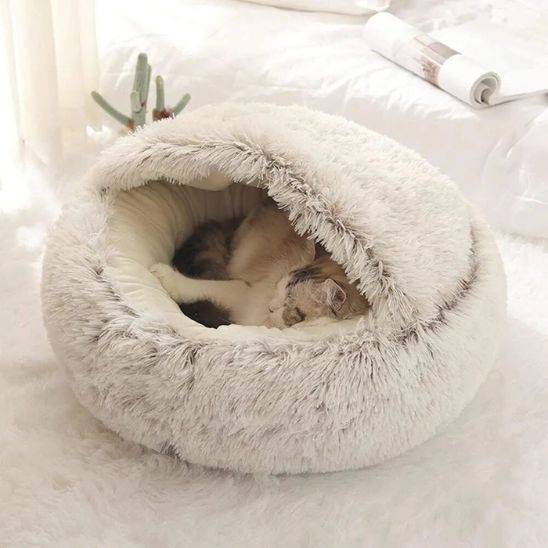 panier pour chat avec capuche en fausse fourrure beige