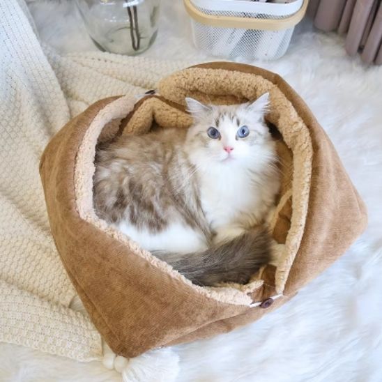 panier pour chat en forme de chausson plie ouvert