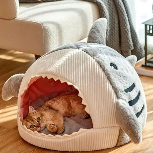 panier pour chat en forme de requin
