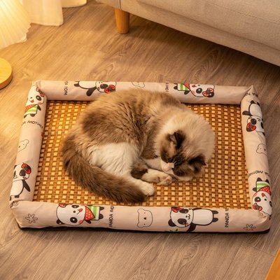 Tapis rafraichissant Chat avec un chat dormant dedans