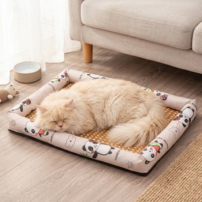 Tapis rafraichissant Chat avec un chat endormi dedans