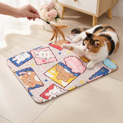 Tapis rafraichissant Chat rectangulaire avec un chat jouant dessus